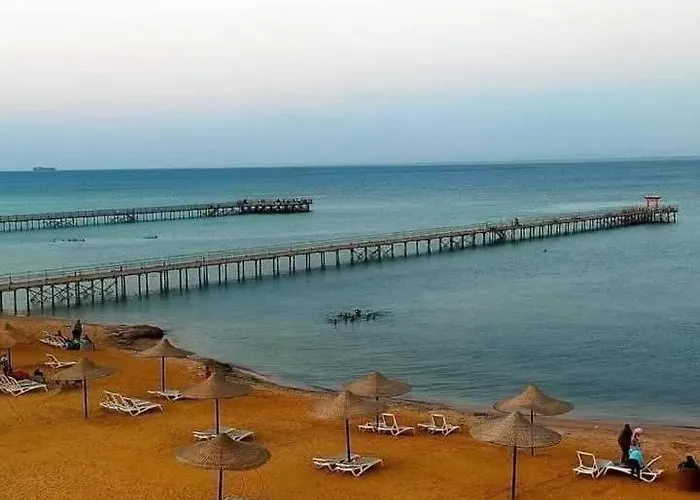 شاليه 'ground With A Lagoon And Pool View In Blue Pay Assia 'families Only عين السخنة